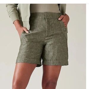 Athleta Voyager Linen Green Women's Bermudas. Front/Back Pockets. Elastic Back